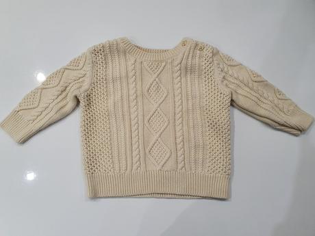 Svetrík gap, gap,86