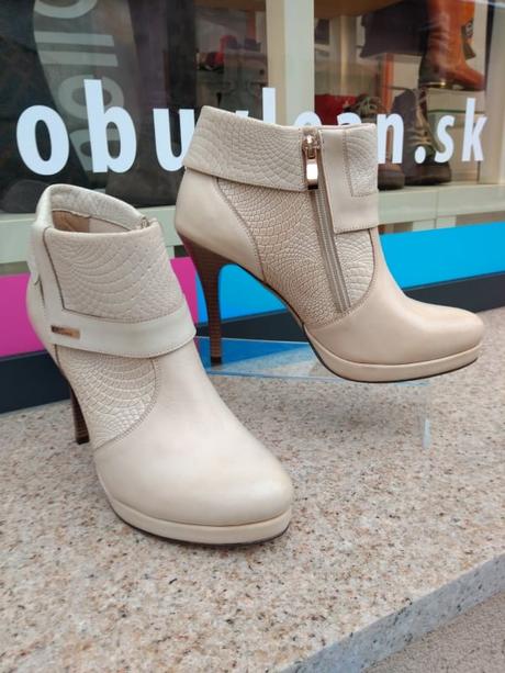 Dámska členková topánka 3241 ca, 39