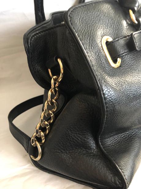 Cierna kozena kabelka malo pouzita cca 35 sirka 28, michael kors