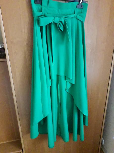 Slávnostná sukňa, s