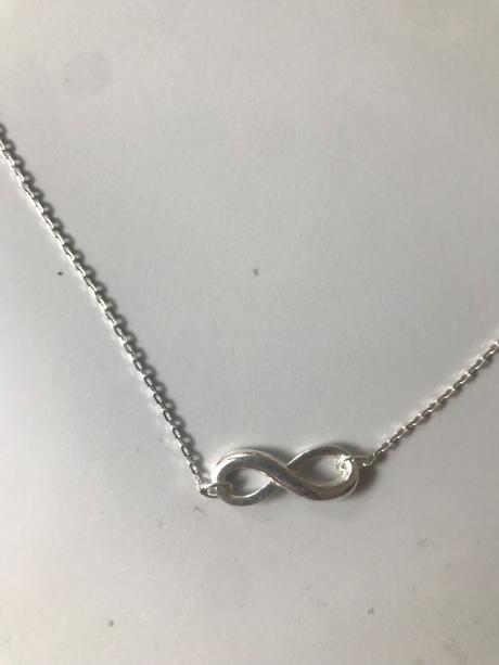 Retiazka nekonečno, avon