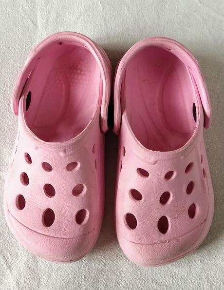 Bledoruzove gumene topanky v. 26/27, 27