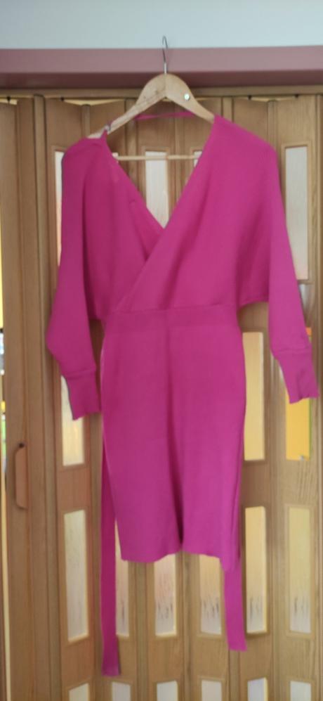 Ružove šaty svetrove, ad style