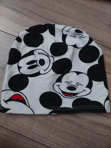Tenká mickey mouse čiapka super stav, 110