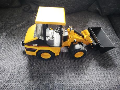 Caterpillar pre deti,