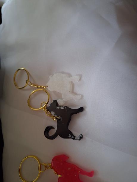 Klucenky odliate z epoxidu, 