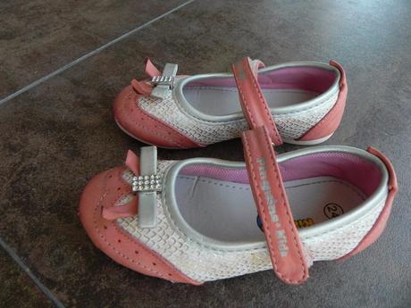 Dievčenské poltopánky vel.24 a 25., 24