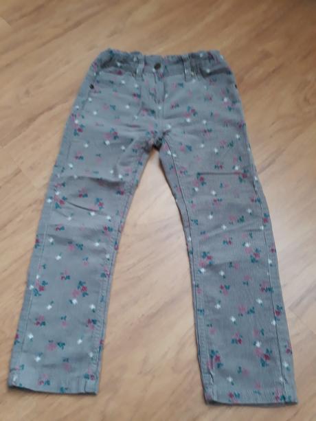 Menčestrové nohavice, lupilu,110