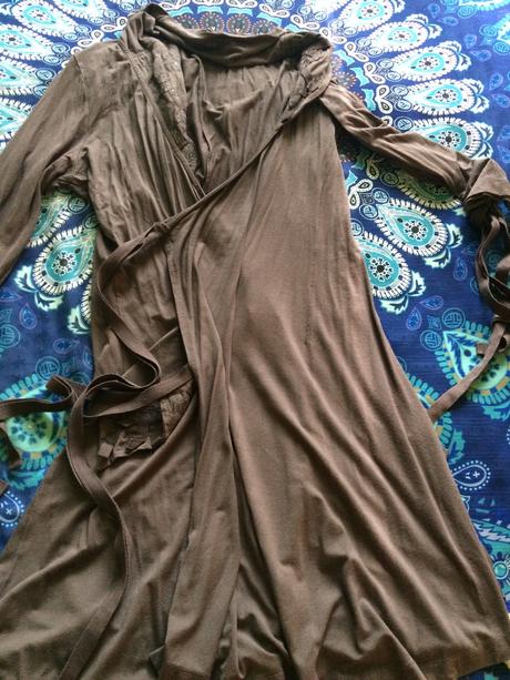 Zaujímavé zavinovacie šaty, m