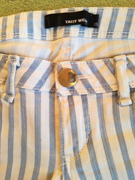 Dievčenské kraťasy, 36