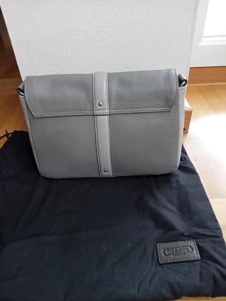 Kožená crossbody kabelka, 