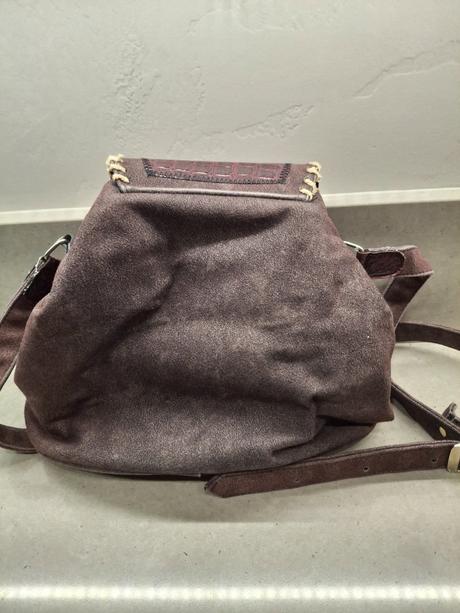 Kabelka môže byť aj crossbody, 