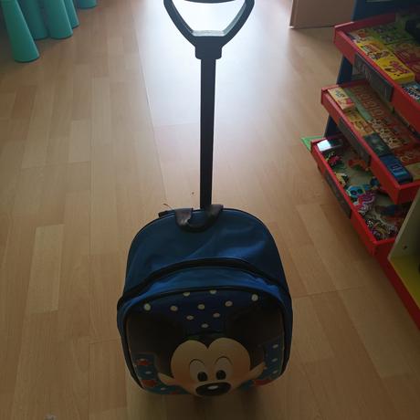 Detsky ruksak na kolieskach, 