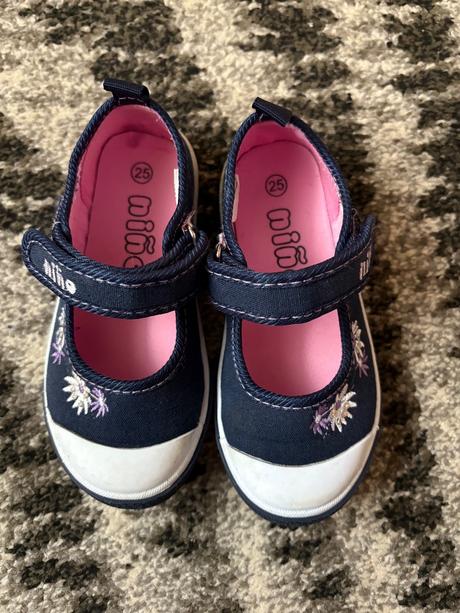 Dievčenske sandaly, 25