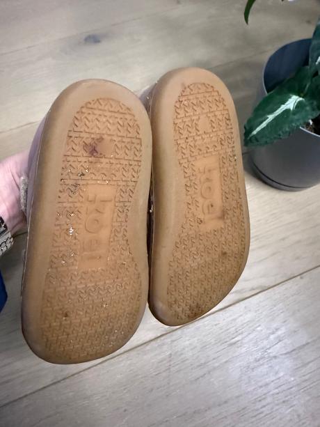 Celoročne kožené topánky -super stav, koel4kids,25