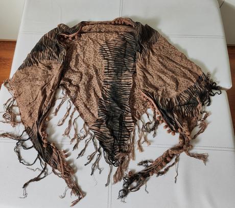 Trojuholníková šatka, 