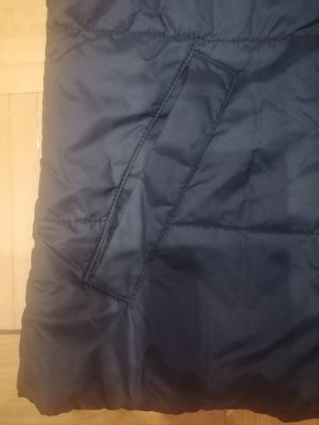 Čierna vetrovka bez rukávov, 34