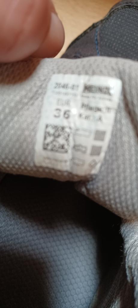 Topánky na dvor, 36