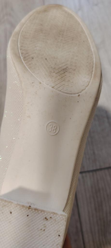 Trblietavé topánky, 38