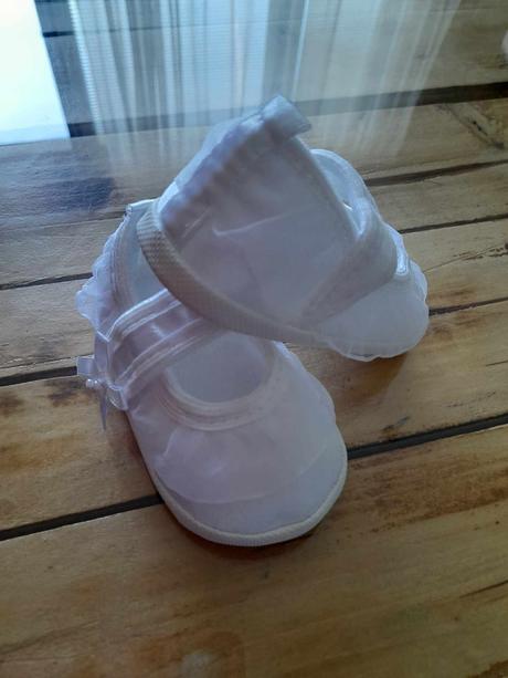 Saténové capačky (3-6m) nové, 19