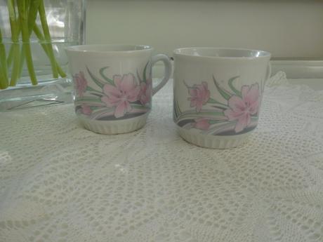 Šálka retro veľká 2 kusy, porcelán, 