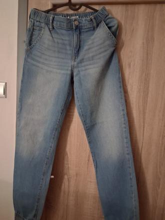 Darujem rifle a teplu bundu, gap,176