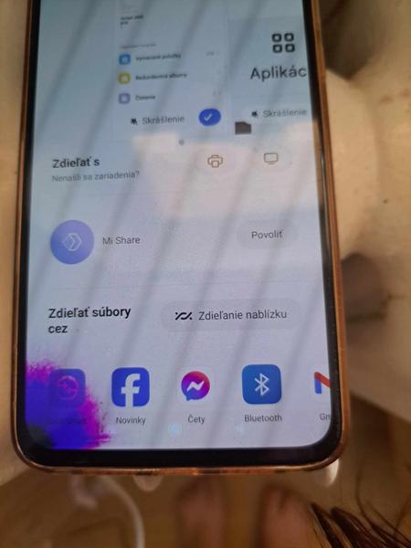 Čo spôsobuje problémy s obrazovkou mobilu?