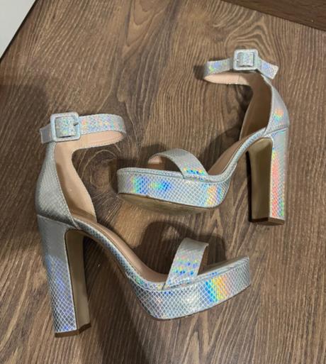 Dámske strieborné sandále na opätku, 40