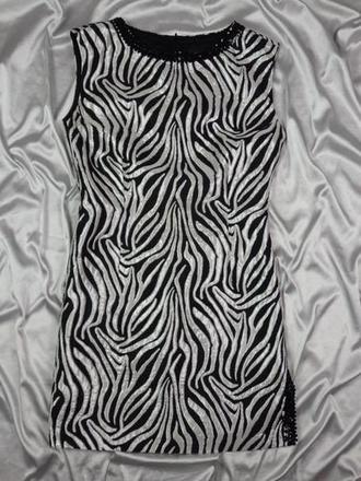 Luxusné elegantné šaty, s