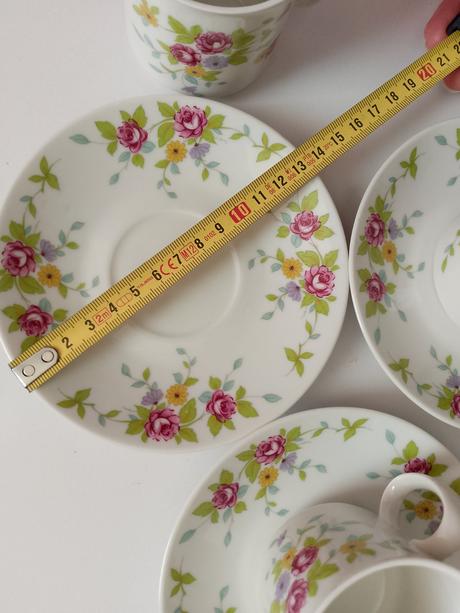 Popolník, šálky s podšálkami, 