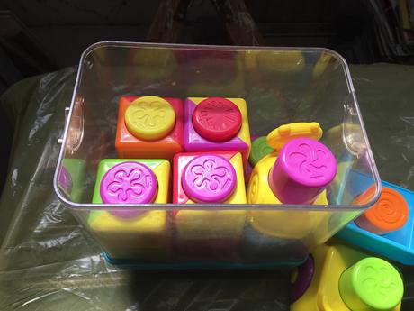 Fisher price kocky na hranie aj s autíčkom, 