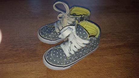 Tenisky, reserved,25