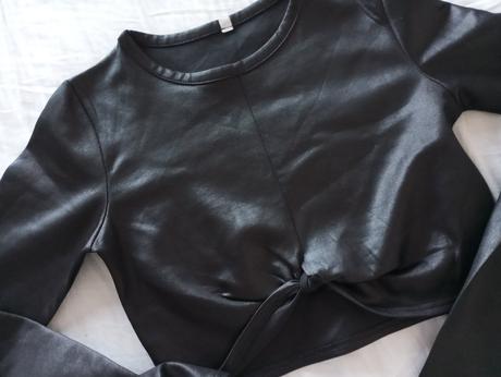 Čierny crop top, m