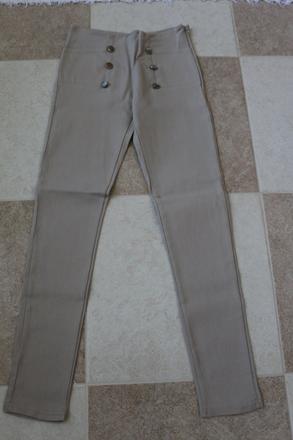 Béžové nohavice, 146