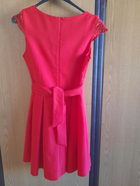 Slavnostne šaty, 40