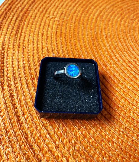 Strieborný prsteň s opálom,