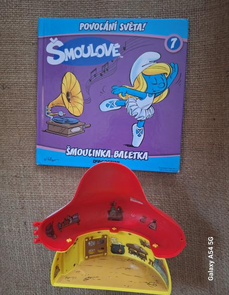 Knihy smoulove s figúrkami,
