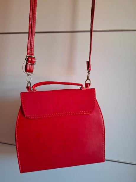 Dámska červená kabelka, 
