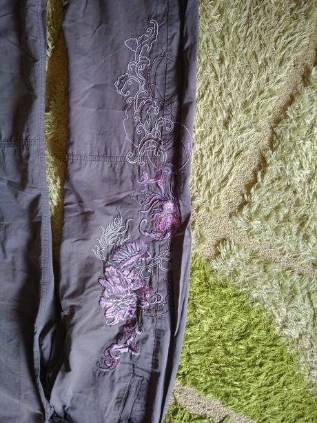 Zaujímavé tenké nohavice, river island,158