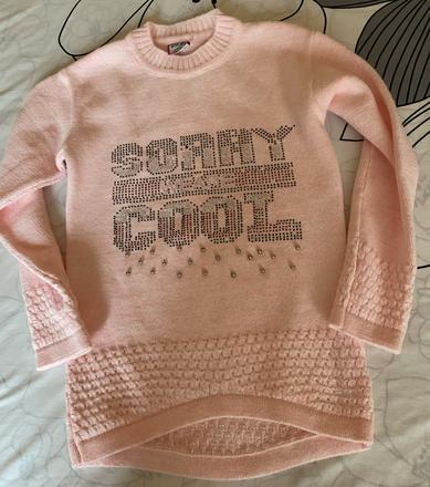 Teplý pulóver s aplikáciami v. 152 11-12 rokov, 152