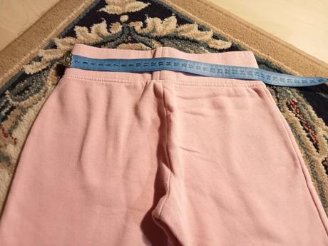 Teplé tepláčiky, next,110