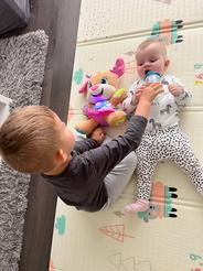 Fisher-Price Hovoriaca psíkova sestrička