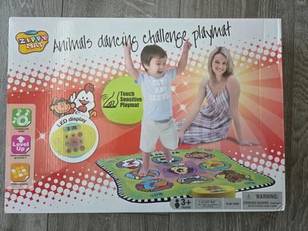 Animal dancing playmat,