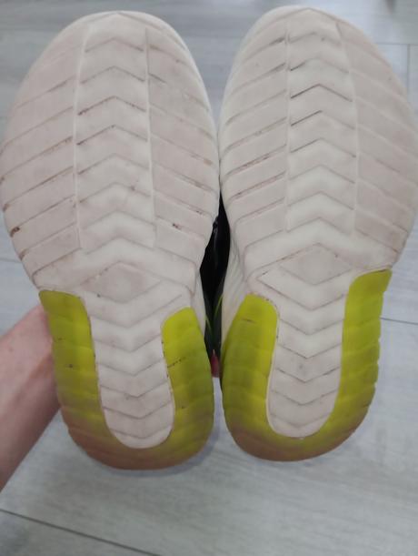 Svietiace botasky, lupilu,29