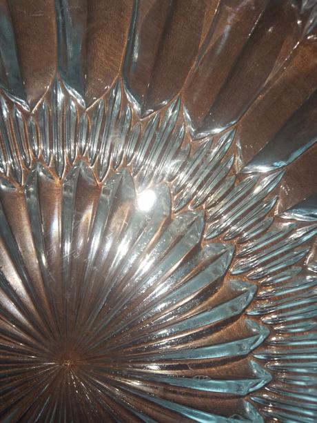 Sklenený elegantný podnos veľký okrúhly,