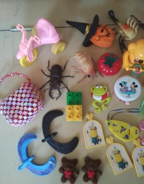 Mix drobných hračiek, 