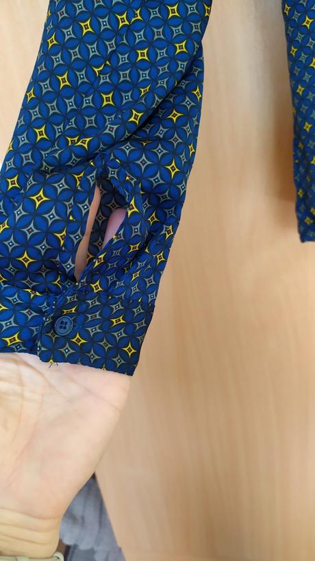 Modrá lesklá blúzka veľ. 42, tchibo,42