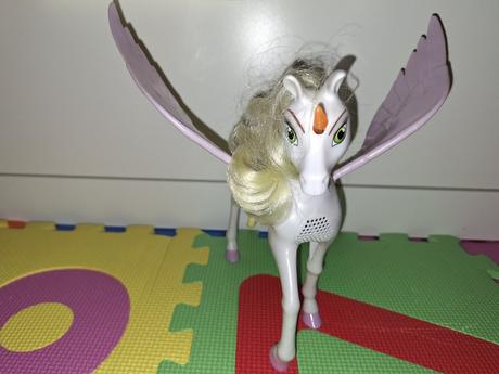 Kôň z rozprávky mia a ja,