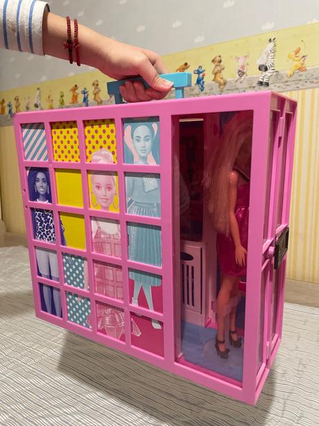 Barbie domček- šatník, 