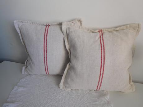 Vankúše menšie , vačšie, podlhovasté,, 